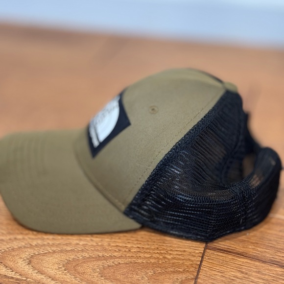 The North Face Keep It Patched Structured Trucker Adult Snapback Hat - Picture 3 of 3